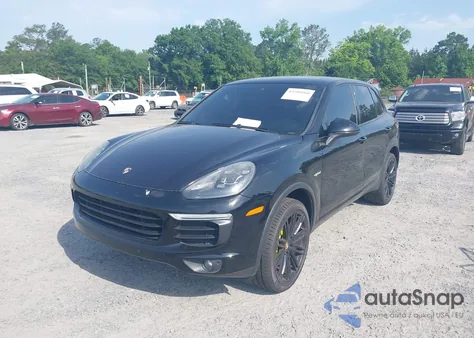 2016 Porsche Cayenne E-Hybrid S из США, поврежденный, VIN WP1AE2A27GLA59572